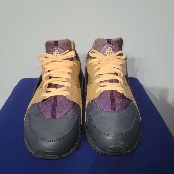 Air Huarache Premium 'Elemental Gold' - Picture 2 of 7